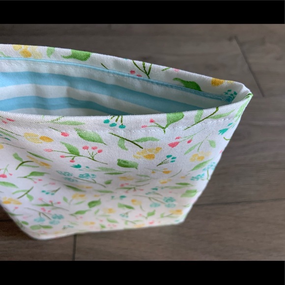 NEW Handmade Book Sleeve with Floral Pattern - Picture 3 of 5